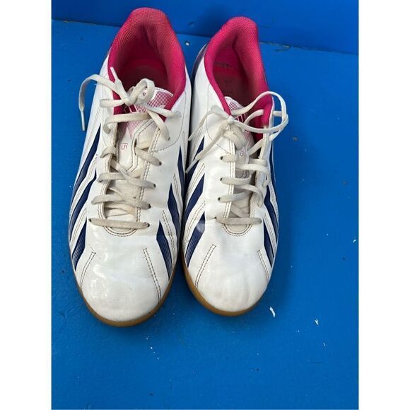 Adidas F5 Women's 10 Soccer Indoor/Futsal Shoes - Picture 1 of 6